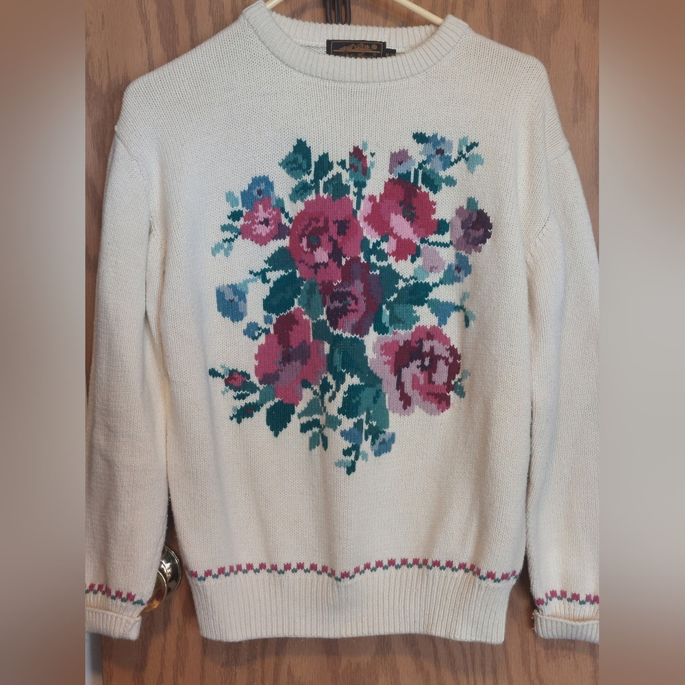 VTG Eddie Bauer Cream Knit FLORAL Cottage core cozy granny Sweater M